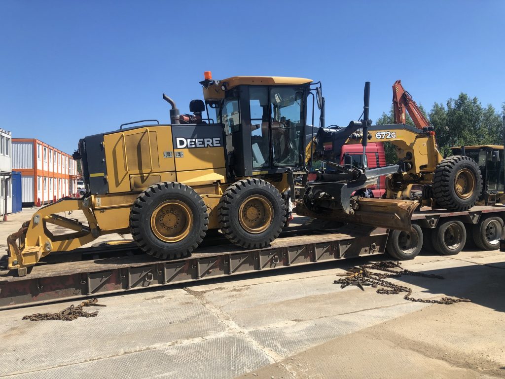 аренда грейдера в Москве John Deere 672