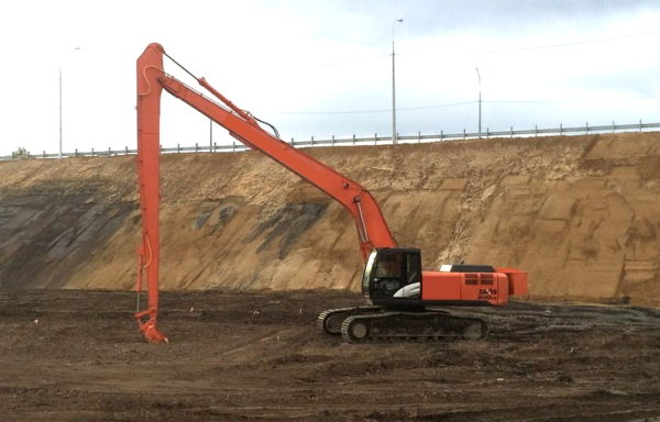Экскаватор с длинной стрелой Hitachi ZX350